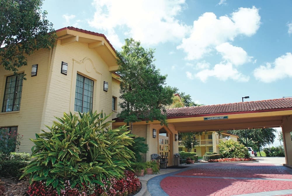 Baymont by Wyndham Houston La Porte 1