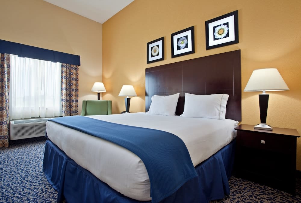 Holiday Inn Express & Suites Akron Regional Airport Area by IHG 2