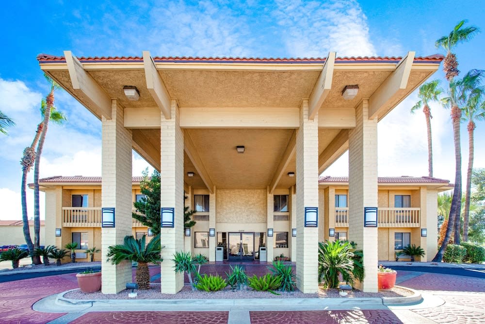 La Quinta Inn by Wyndham Tucson East 1