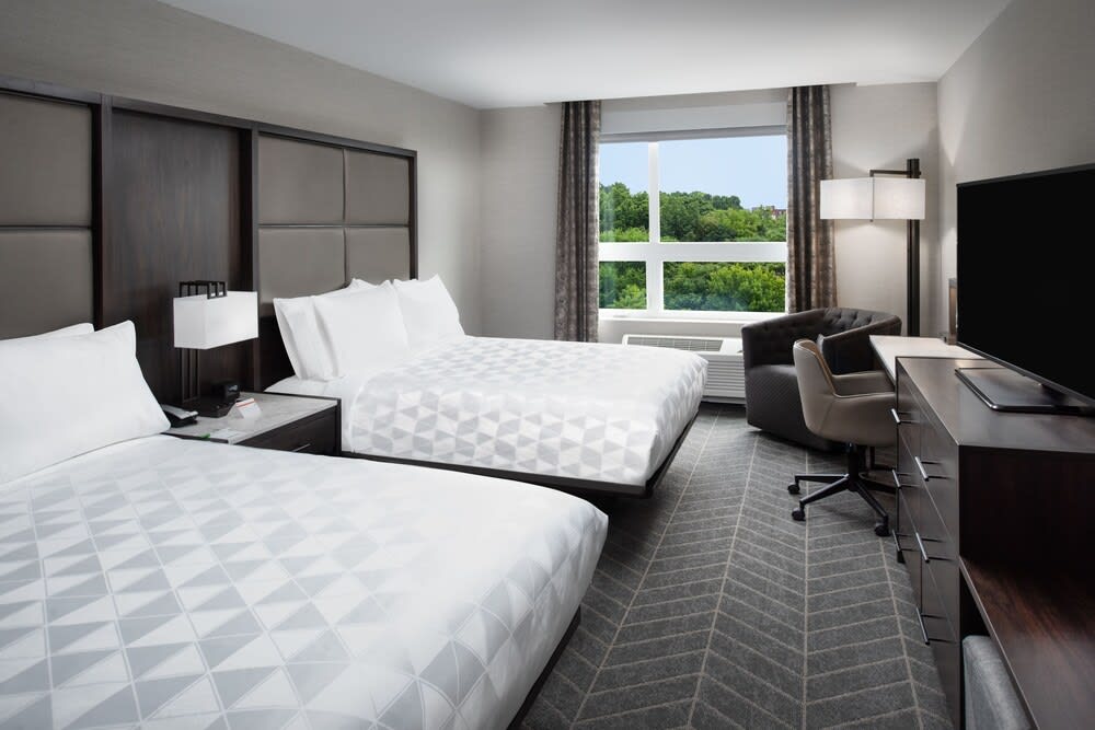 Holiday Inn BOSTON LOGAN AIRPORT - CHELSEA by IHG 1