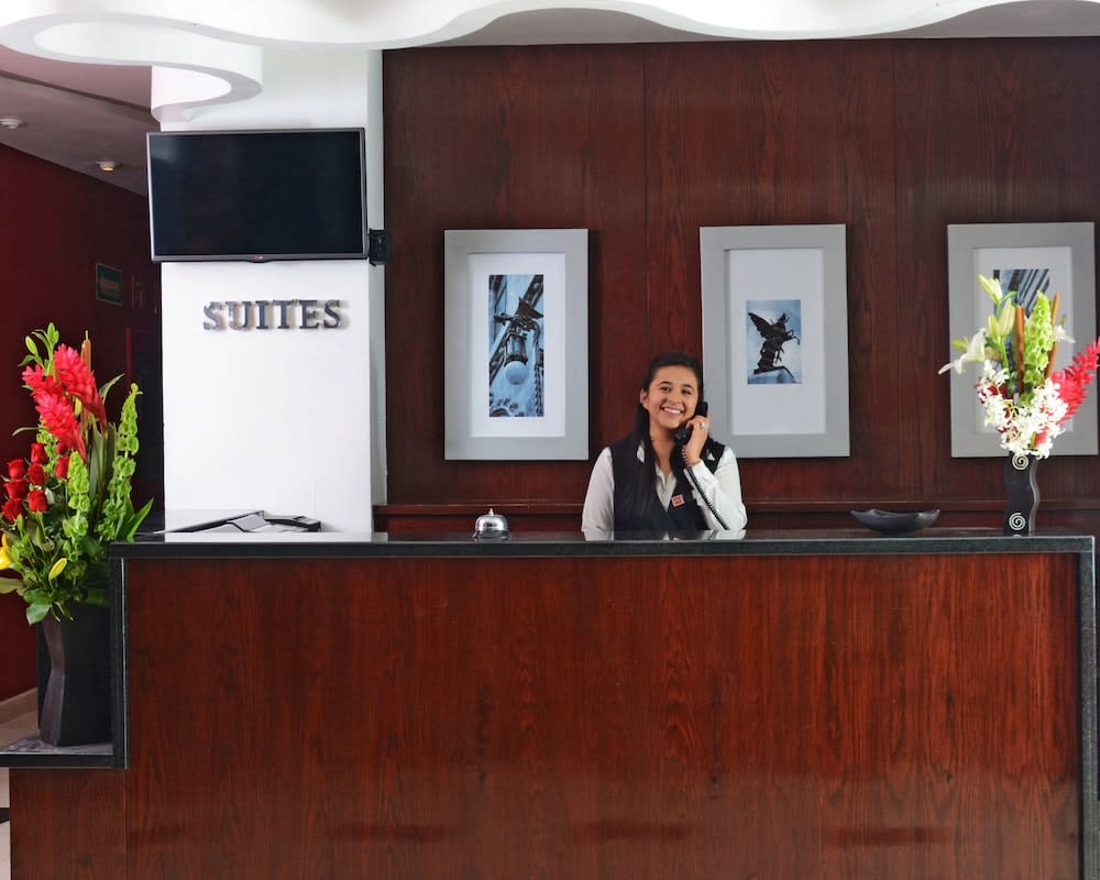 Hotel & Suites PF 2
