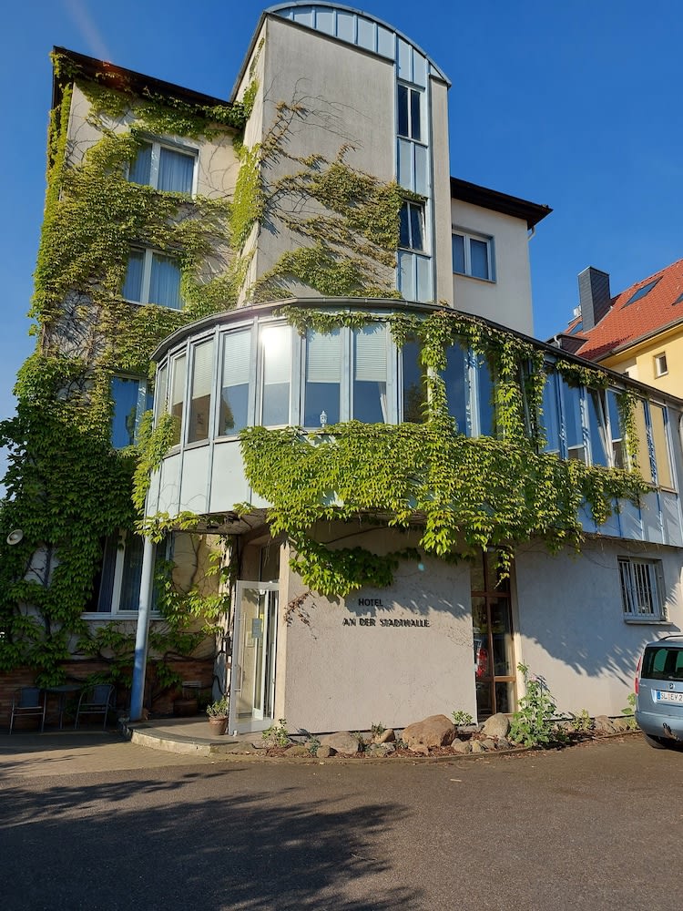 An der Stadthalle 1