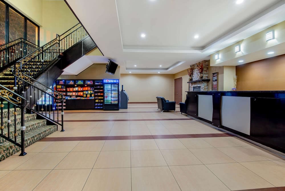 La Quinta Inn by Wyndham West Long Branch NJ Shore Area 2