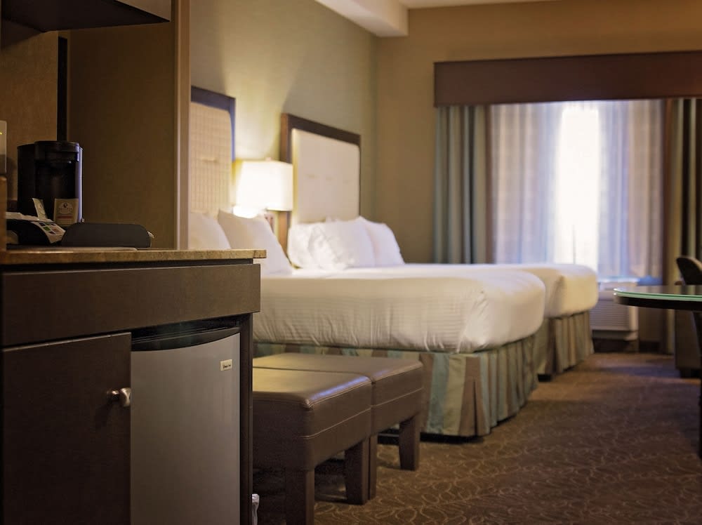 Holiday Inn Express & Suites Logan by IHG 3