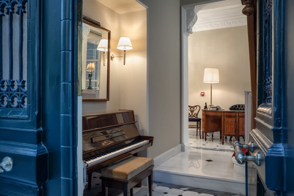 Noble Suites 1