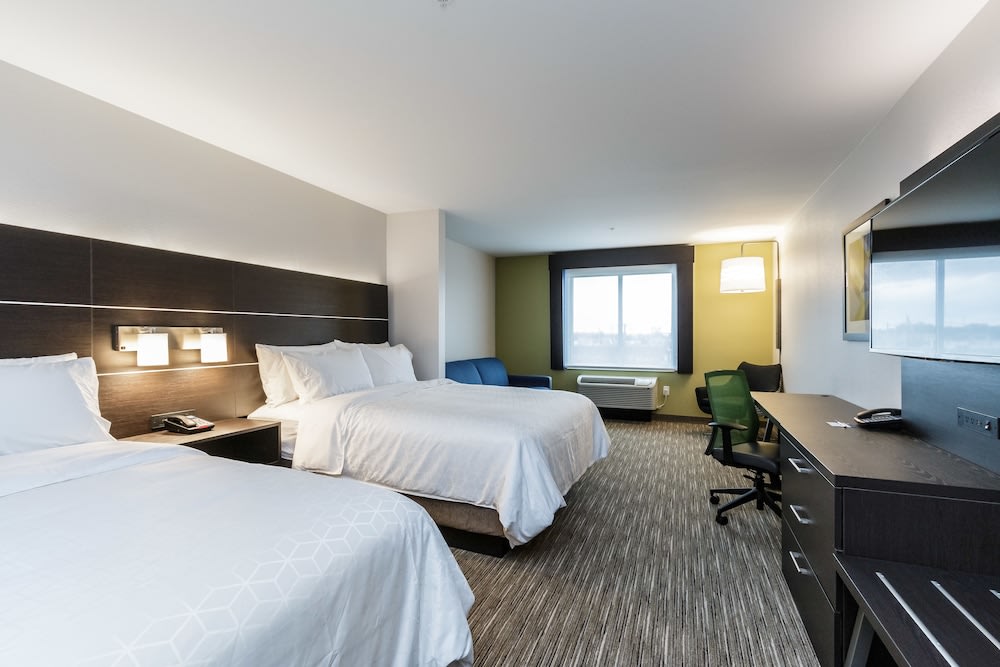 Holiday Inn Express & Suites - South Bend Casino 4