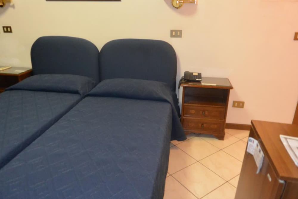 Hotel Italia City Center 5