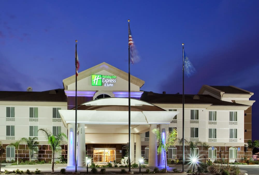 Holiday Inn Express & Suites DINUBA WEST by IHG 1