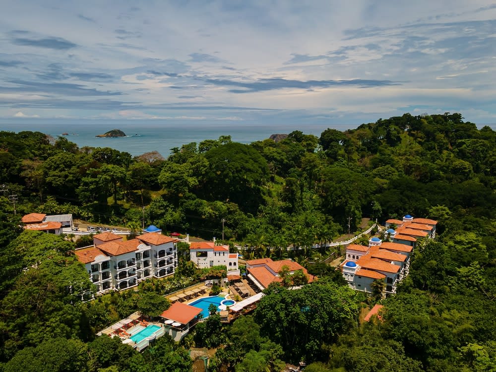 Shana by the Beach Manuel Antonio 1