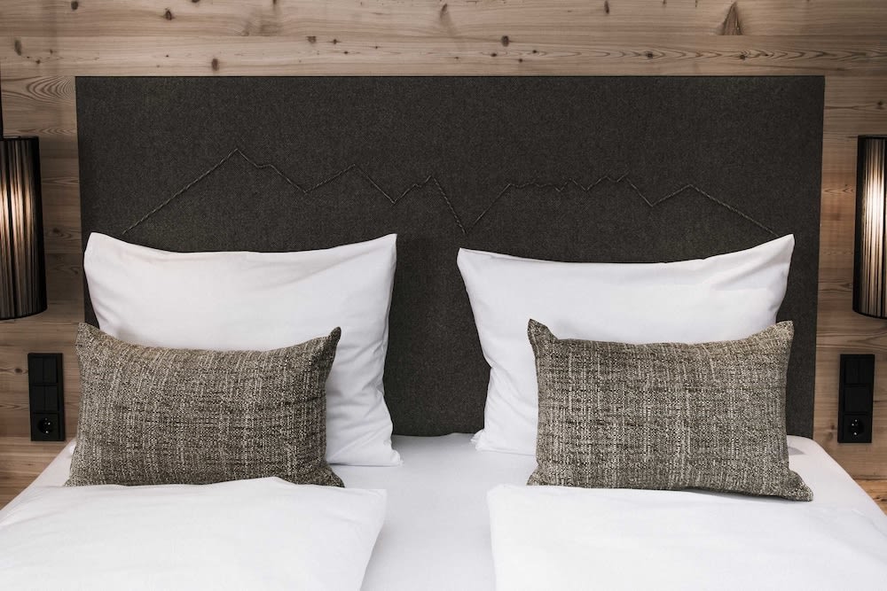 Tirol Lodge 2