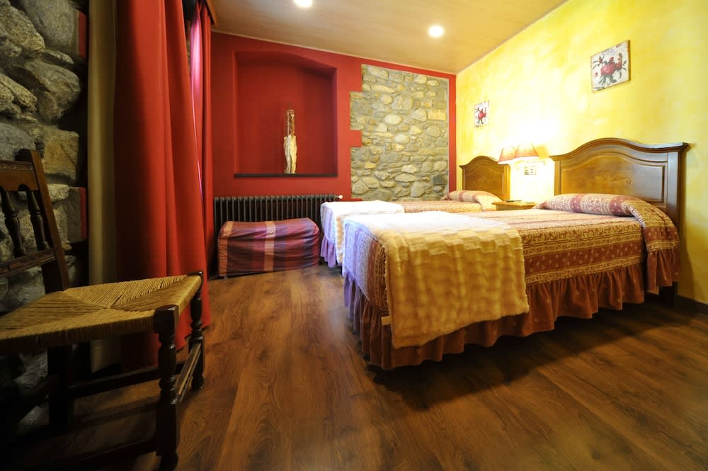 Hostal Vall D'Aneu by Arcas & Sambola 2