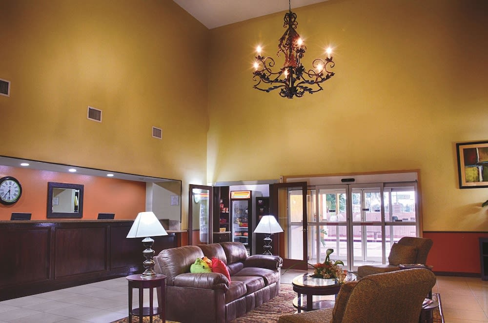 La Quinta by Wyndham Alice 2