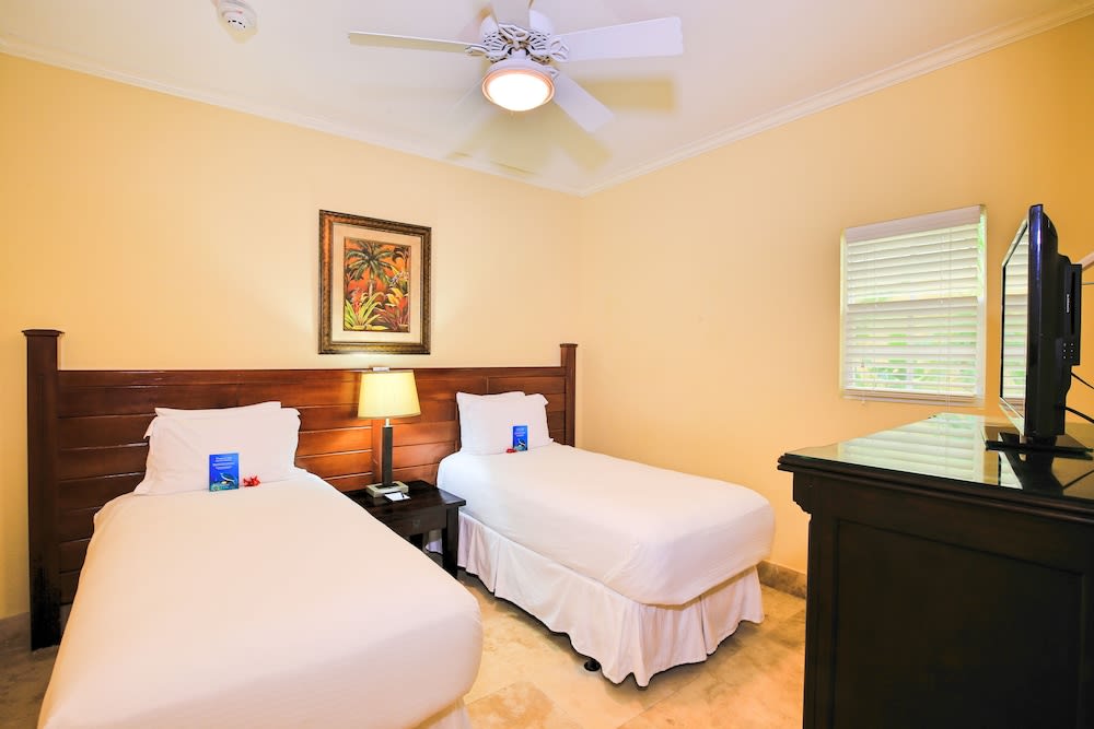 Windsong on the Reef 4