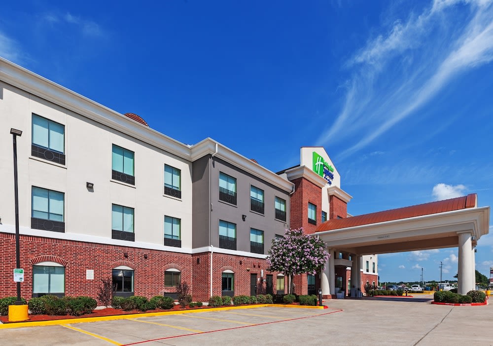 Holiday Inn Express & Suites SEALY by IHG 1