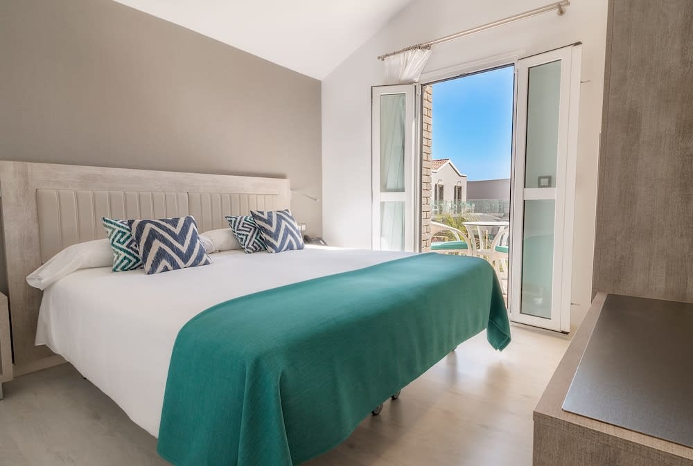 Hotel LIVVO Los Calderones - Adults recommended 2