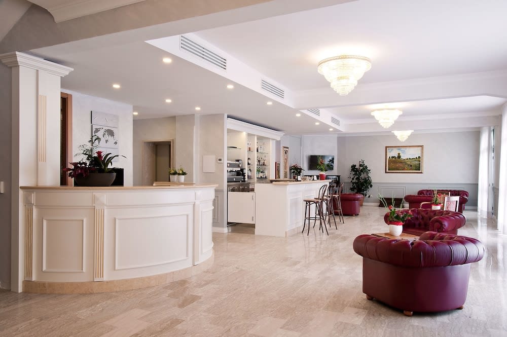 Nouvel Hotel Des Bains 2