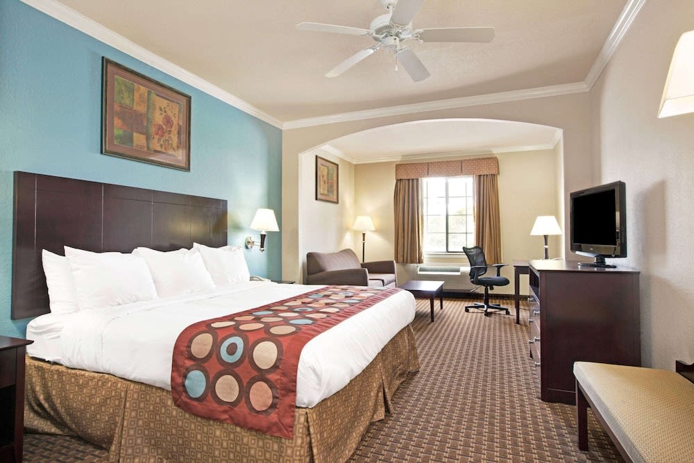 Super 8 by Wyndham IAH West/Greenspoint 4