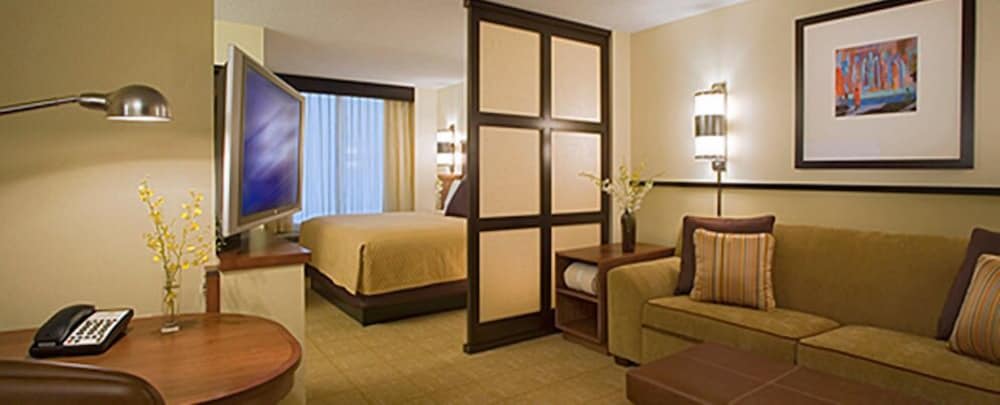 Hyatt Place Coconut Point 5