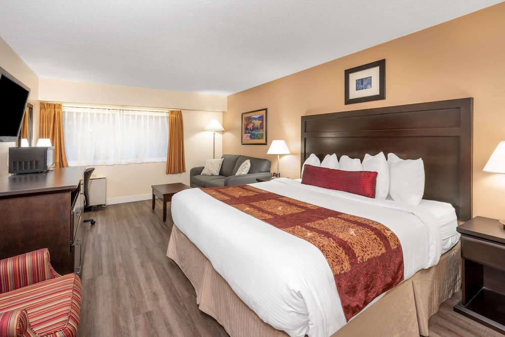 Ramada by Wyndham Coquitlam 5