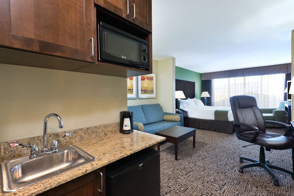 Holiday Inn Express & Suites RICHFIELD by IHG 2