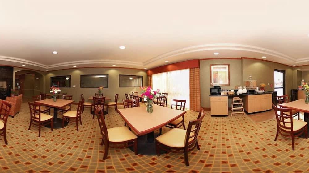 Comfort Suites El Paso West 4