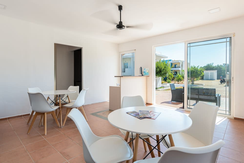 W Suites by Estia 2