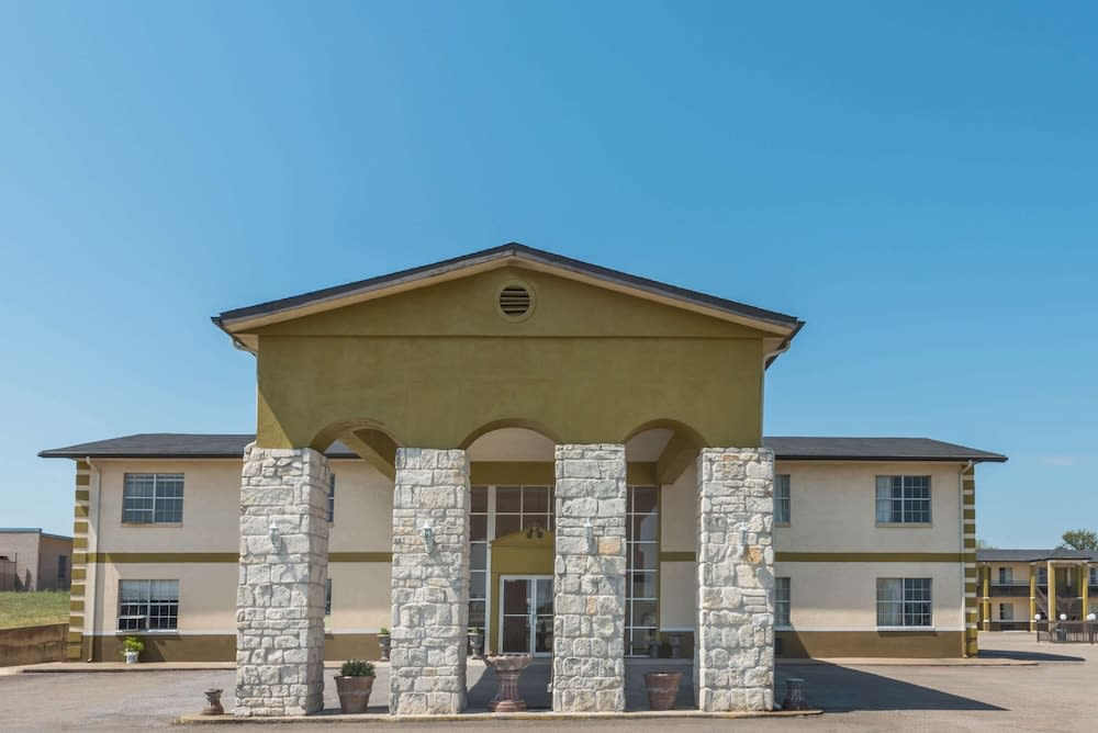 Knights Inn Greenville, TX 1
