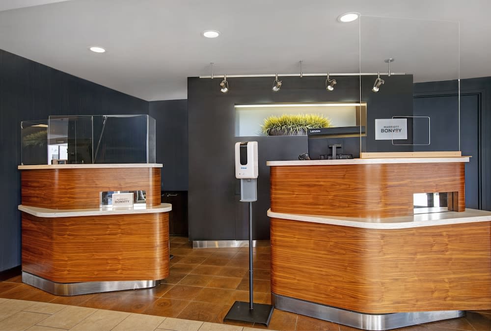 Courtyard Chicago Elmhurst/Oakbrook Area 2