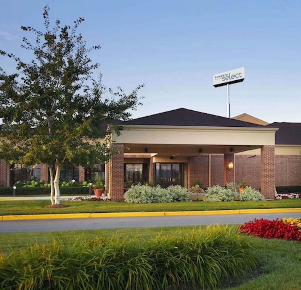 AmericInn by Wyndham Brookfield 1