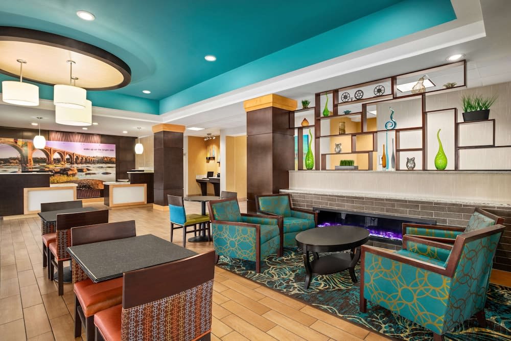 La Quinta Inn & Suites by Wyndham Richmond-Midlothian 2