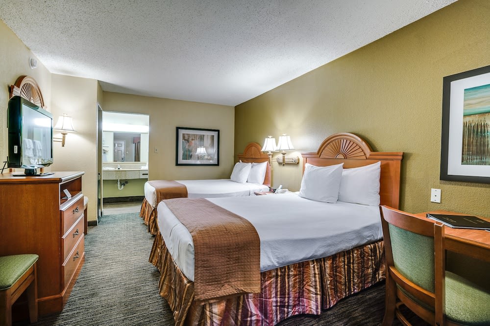 Quality Inn & Suites Dallas-Cityplace 2