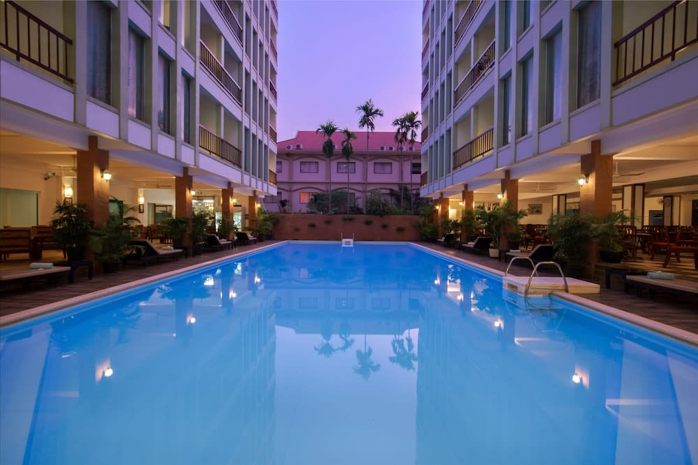 Smiling Hotel 1