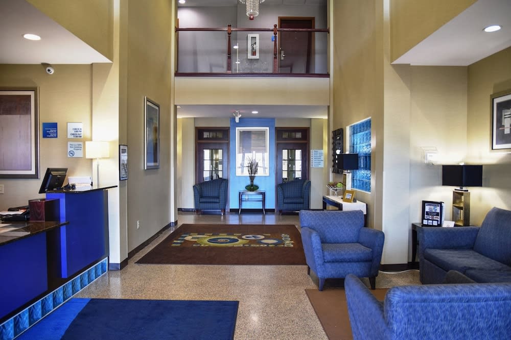 Holiday Inn Express & Suites ST CHARLES by IHG 2