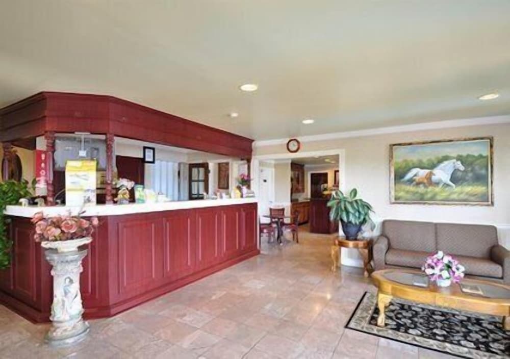 Econo Lodge Princess Anne 3