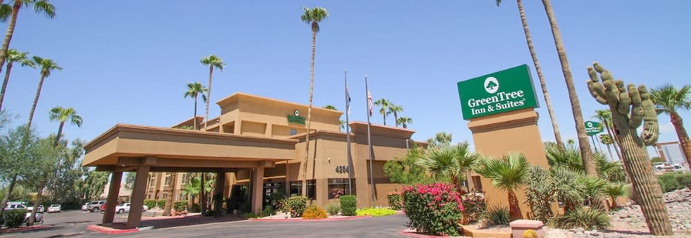 GreenTree Inn & Suites Phoenix Sky Harbor 1