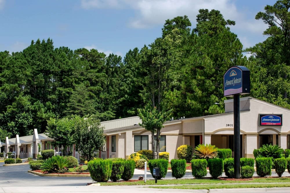 Howard Johnson by Wyndham Wilmington 1
