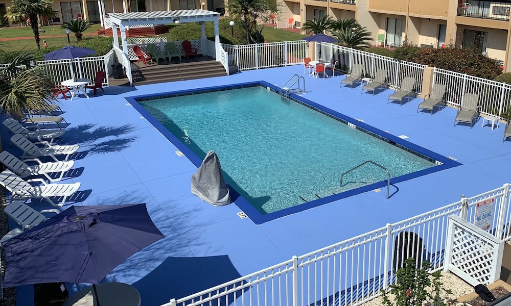 Quality Inn & Suites Pensacola Bayview 1