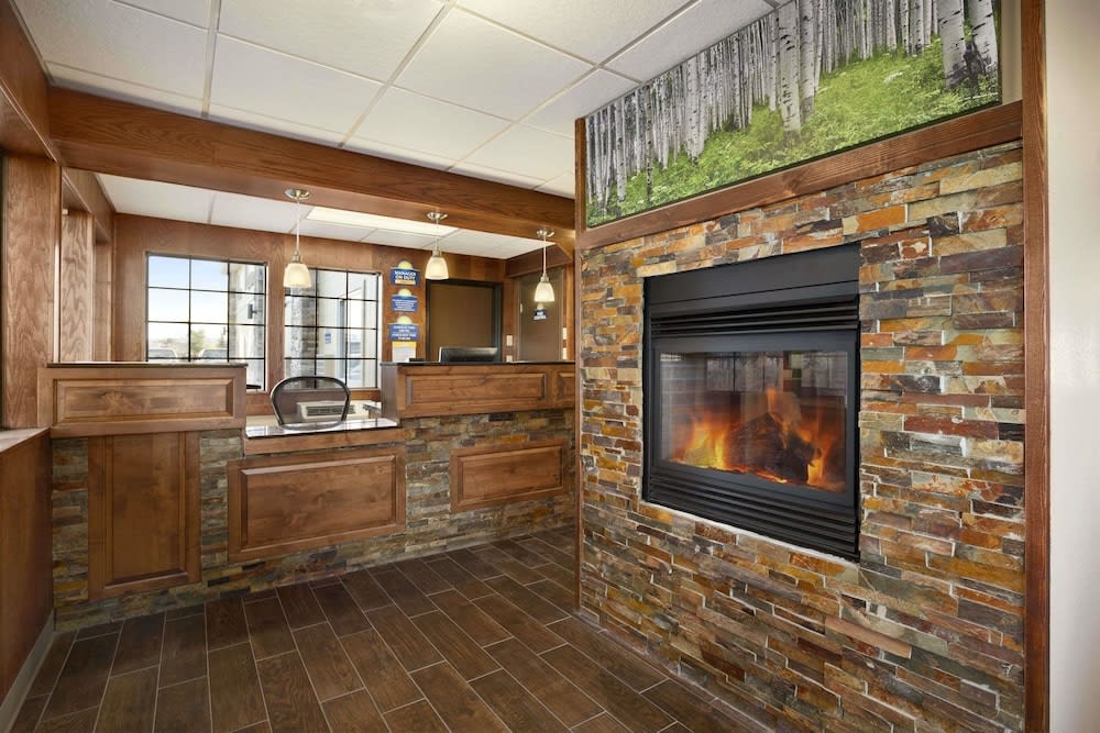 Days Inn & Suites by Wyndham Gunnison 2