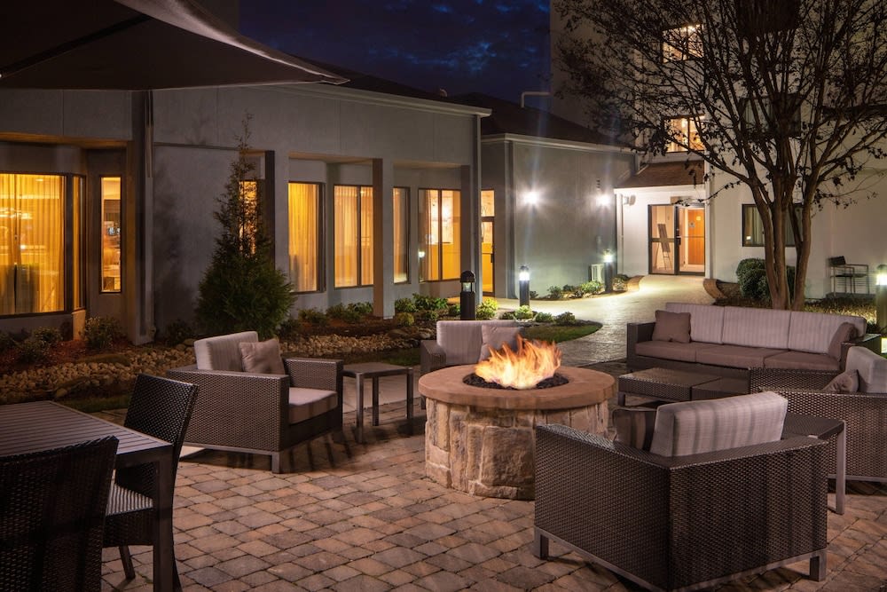 Courtyard by Marriott Nashville Airport 1