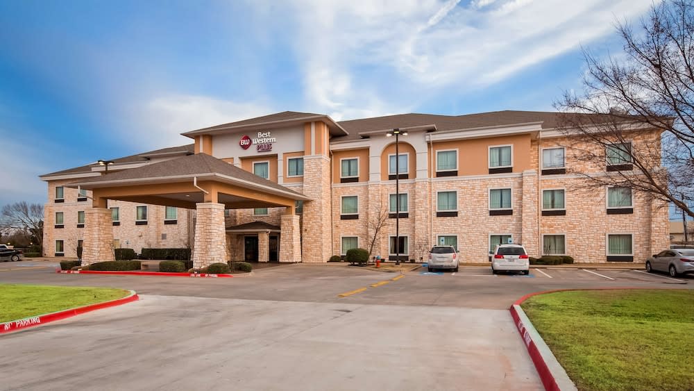 Best Western Plus Christopher Inn & Suites 1