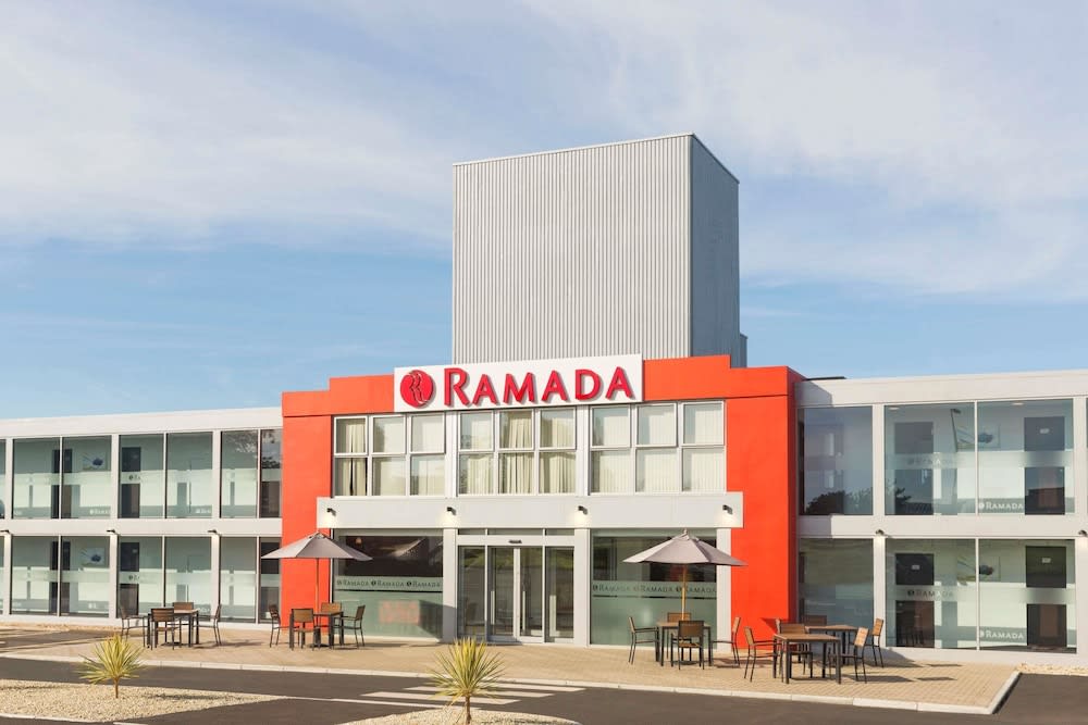 Ramada by Wyndham Milton Keynes 1