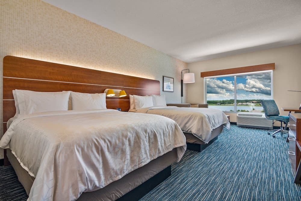 Holiday Inn Express & Suites ORLANDO - LAKE BUENA VISTA by IHG 1