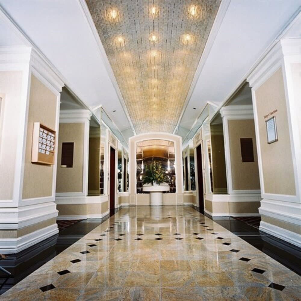 Delta Hotels by Marriott London Armouries 2