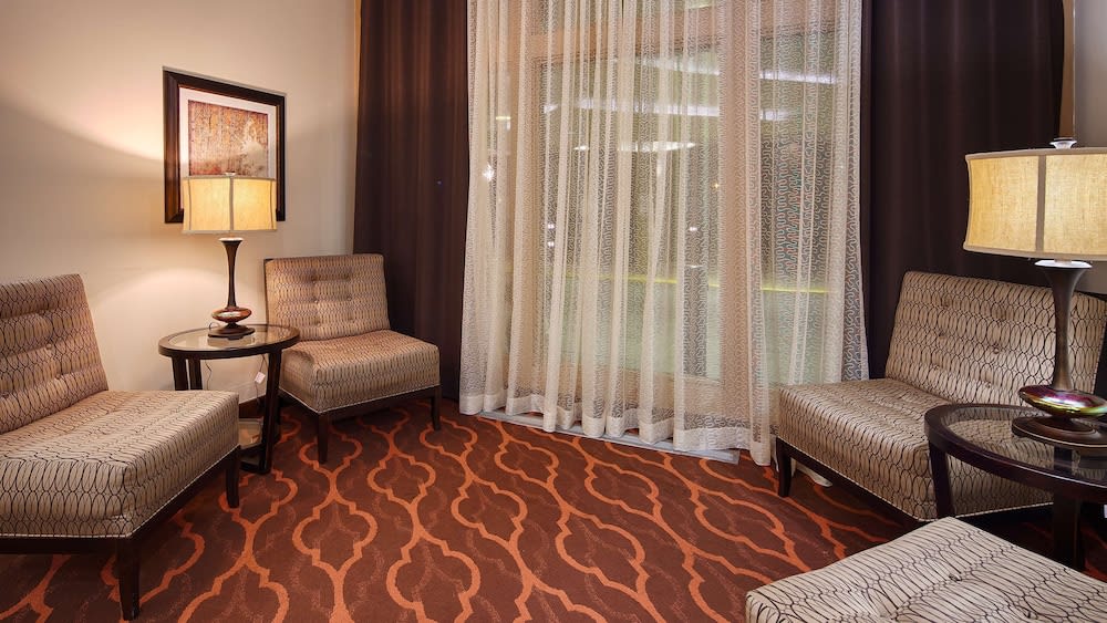 SureStay Plus Hotel by Best Western Lehigh Valley 4