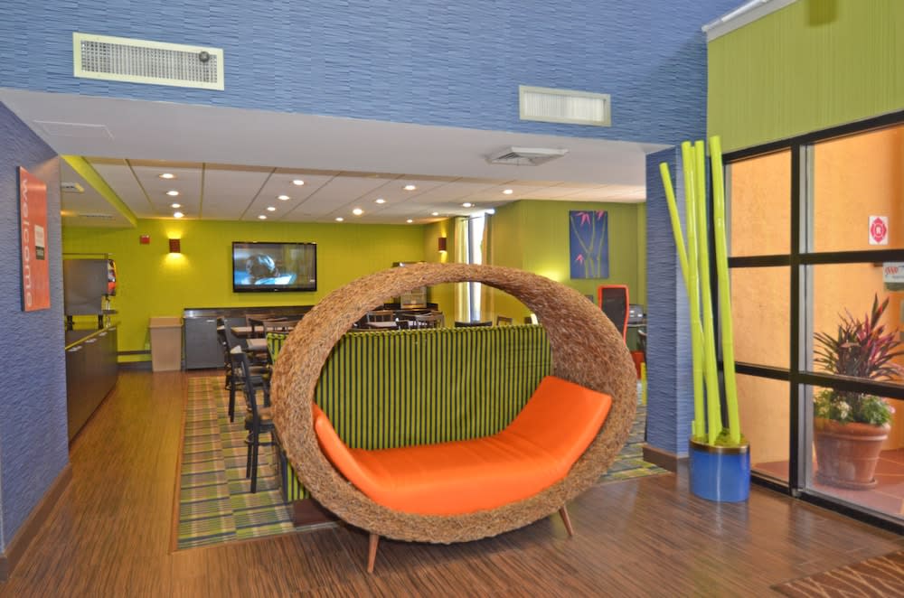 Comfort Inn & Suites Lantana - West Palm Beach South 5