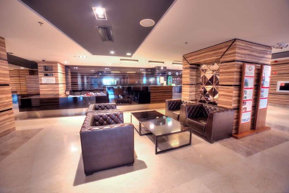 International Hotel Casino & Tower Suites 2