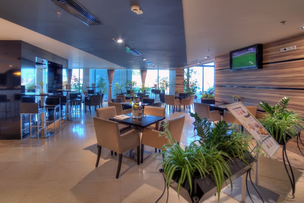 International Hotel Casino & Tower Suites 3