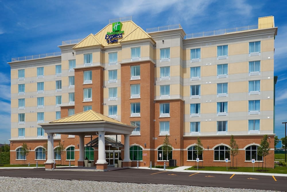 Holiday Inn Express & Suites CLARINGTON - BOWMANVILLE by IHG 1