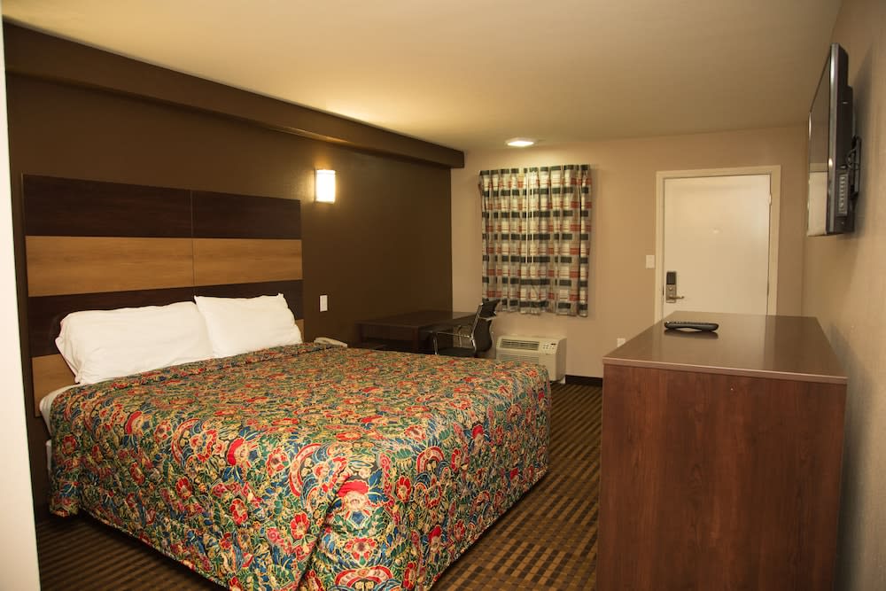 Executive Inn 2