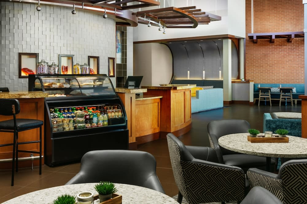 Hyatt Place Fort Lauderdale Airport/Cruise Port 2